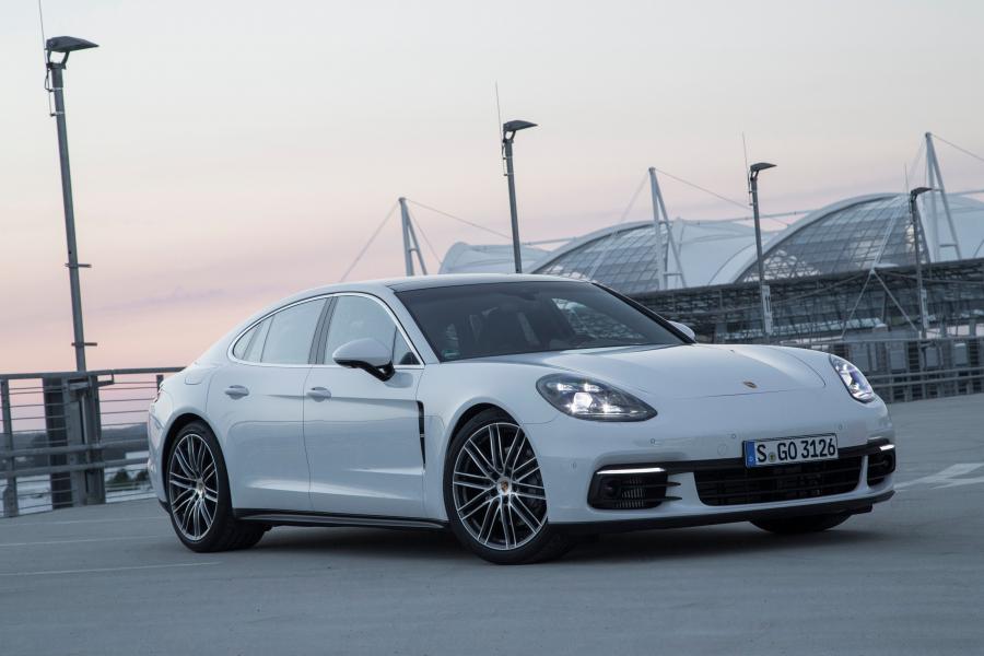  Porsche Panamera 4S 2016 года  (фото 9 из 65)